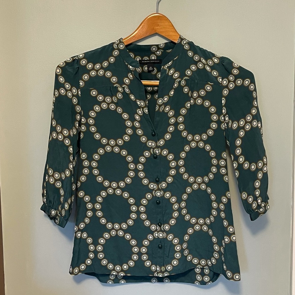 Banana Republic Silk Top Button Blouse Size XS